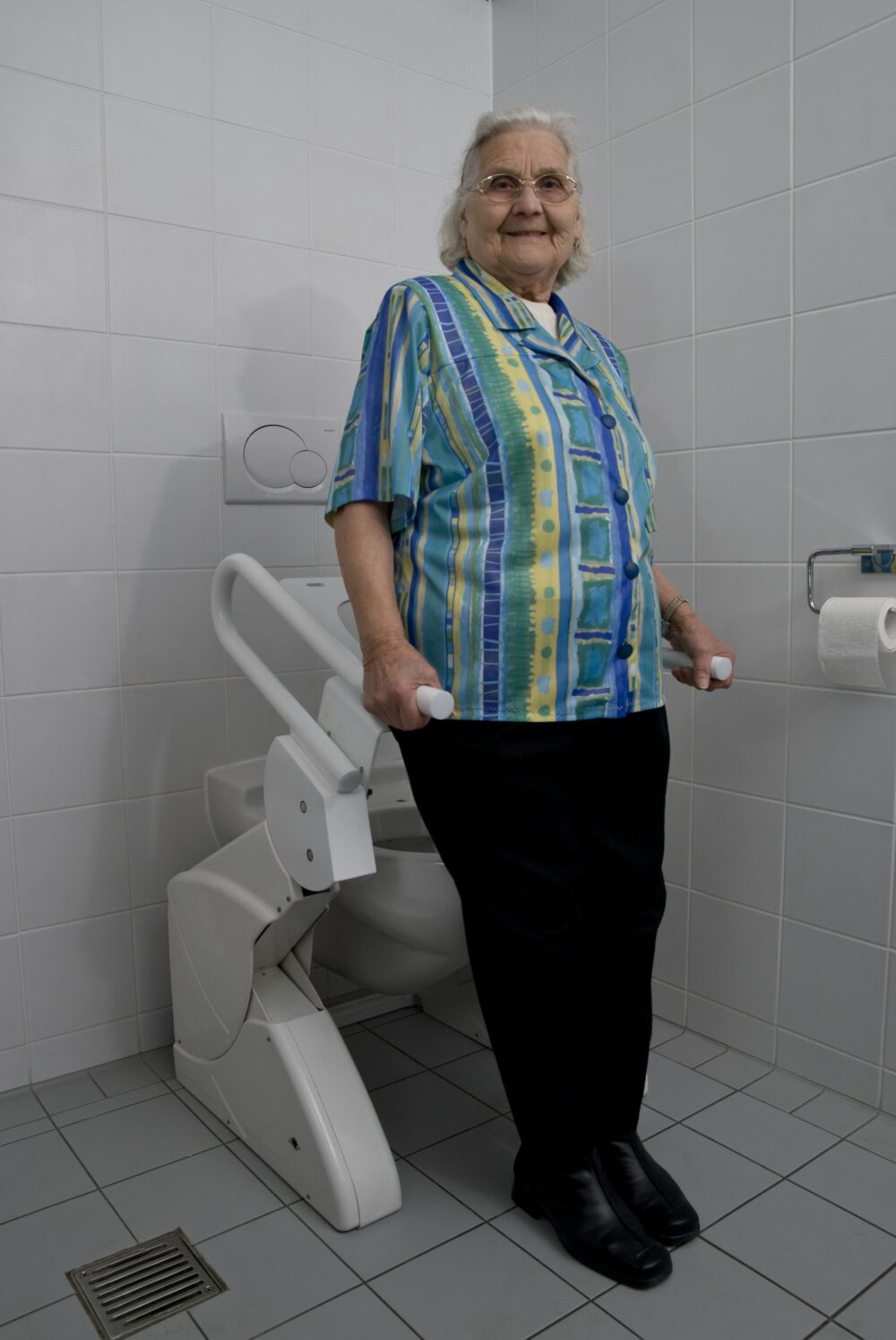 R2D2 Supportive Toilet Assistance Device - Image 11